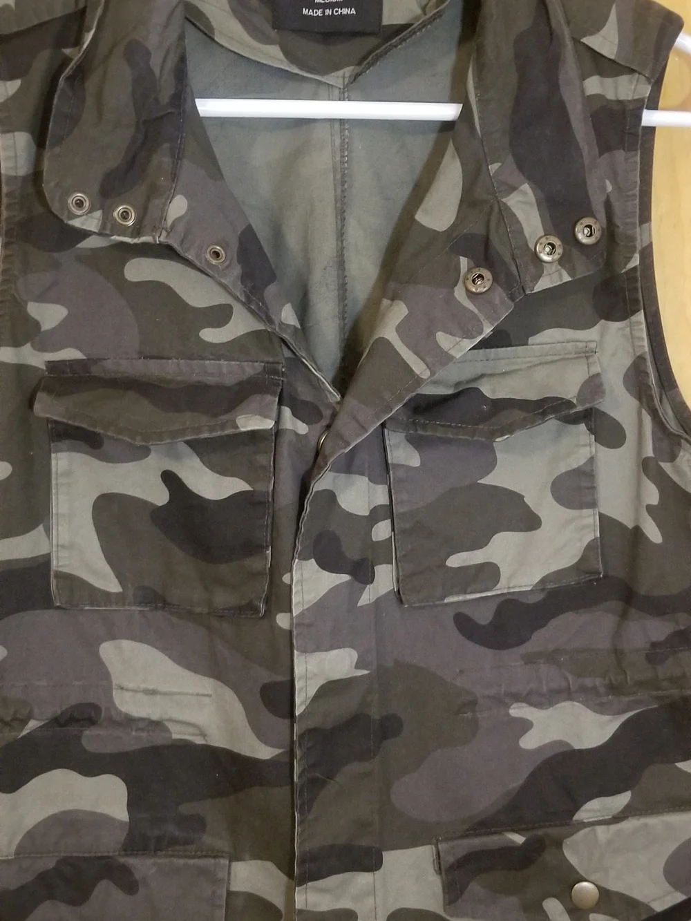 Love Tree Thin Lightweight Feminine Camo Vest Women's Size M